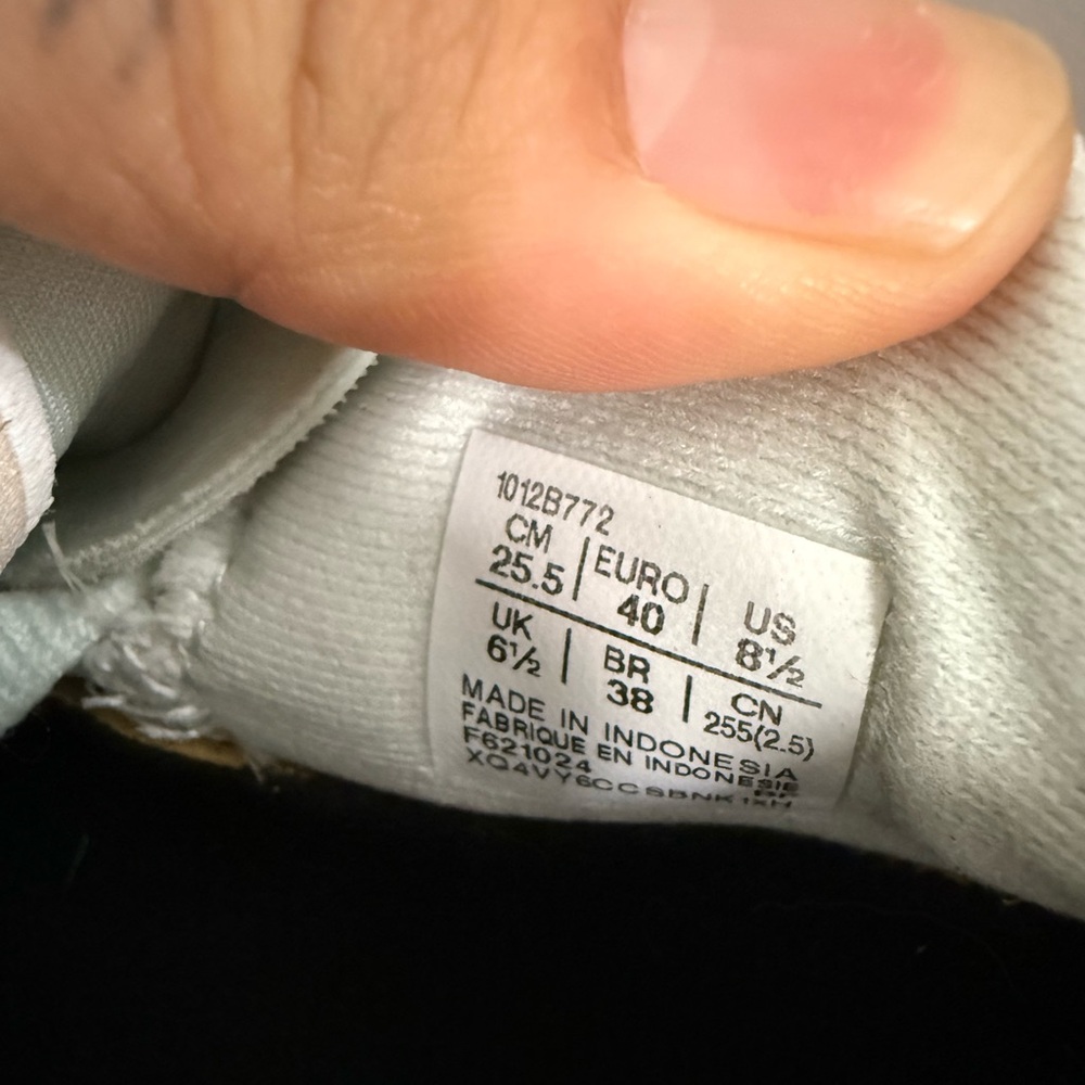 Asics Women's Light Green Athletic Shoes - Picture 6 of 6